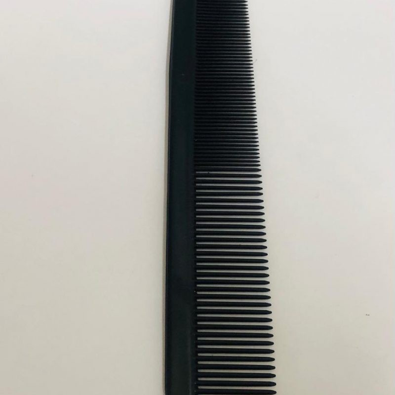 Peine de tocador color negro 21 X 4 cm