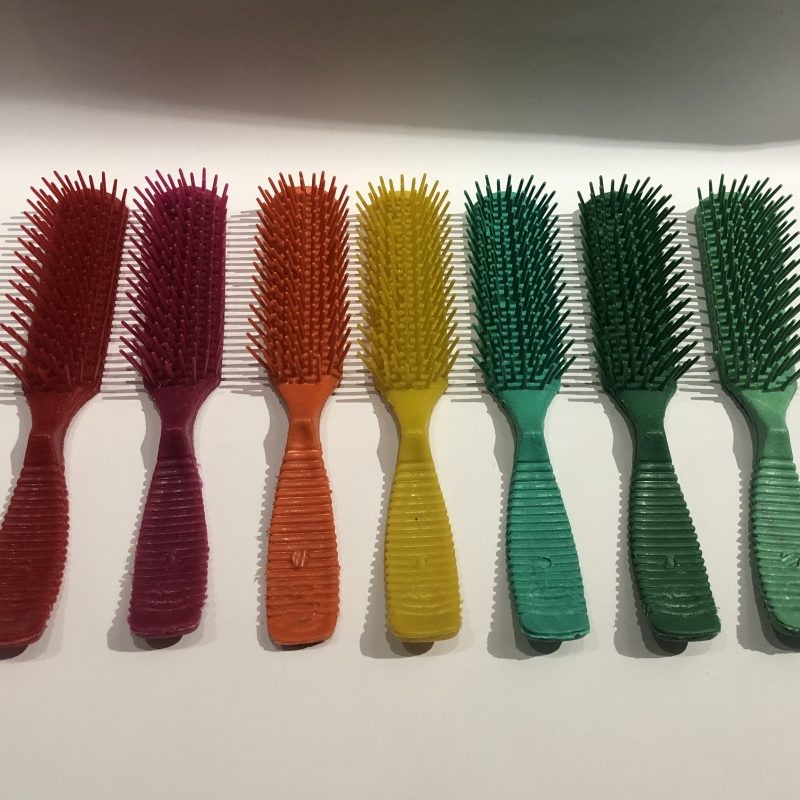 Cepillo paleta, colores firmes 20 X 3 cm